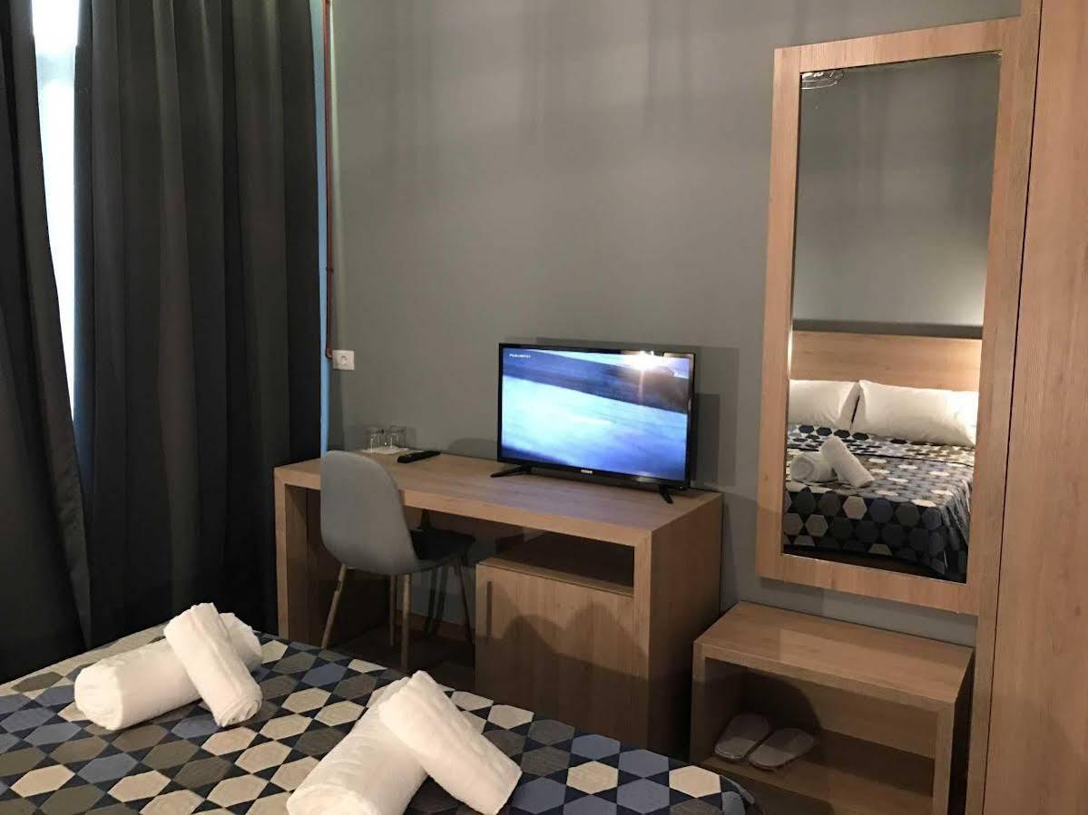 Yzberishti Arc Hotel Tirana מראה חיצוני תמונה