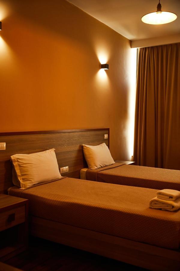 Yzberishti Arc Hotel Tirana מראה חיצוני תמונה