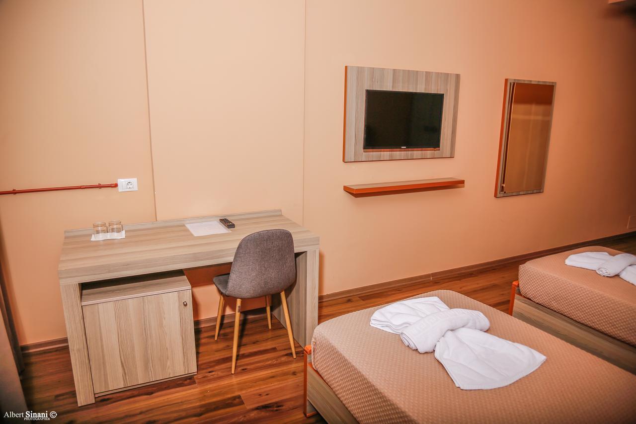 Yzberishti Arc Hotel Tirana מראה חיצוני תמונה