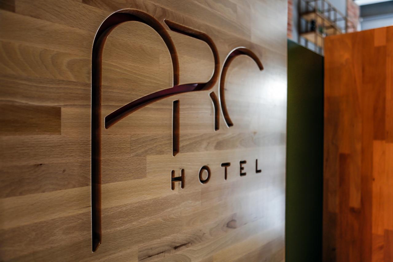 Yzberishti Arc Hotel Tirana מראה חיצוני תמונה